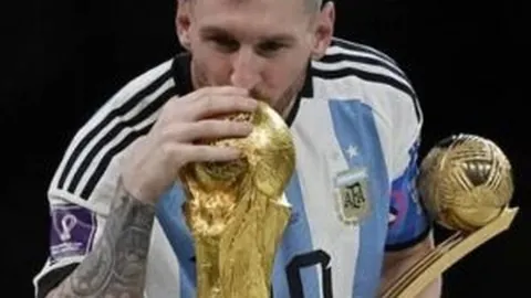 我国自主研制AS700D载人飞艇完成首飞科研测试